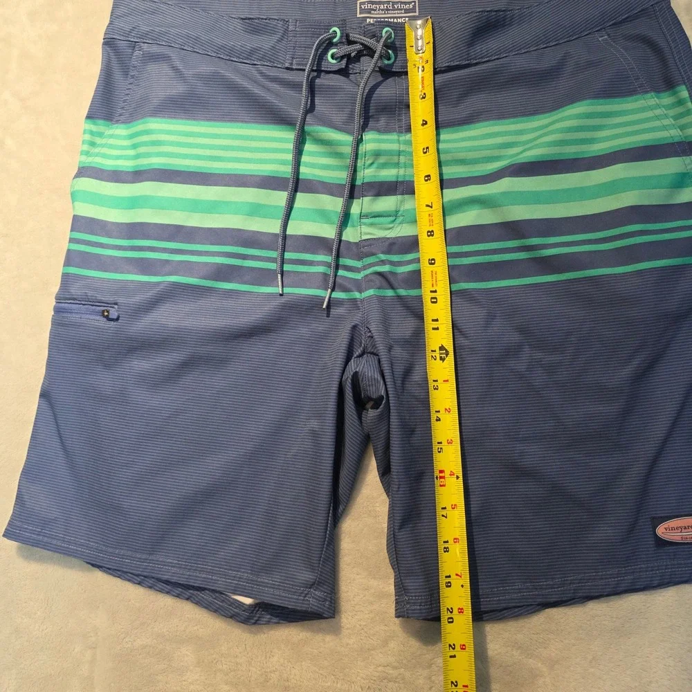 Vineyard Vines Mens Performance Board Shorts Size 40 SWIM Trunks Green Striped‎